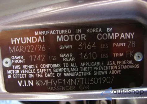 1996 Hyundai Accent z USA, uszkodzony, nr VIN KMHVF14N7TU301907